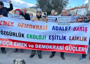 Foça’da kayyımlar ve tutuklamalar protesto edildi