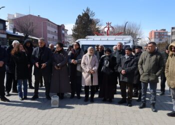 Qaxizman Belediyesi önünde seslendiler: Seçimle geldik kayyımla gitmeyiz