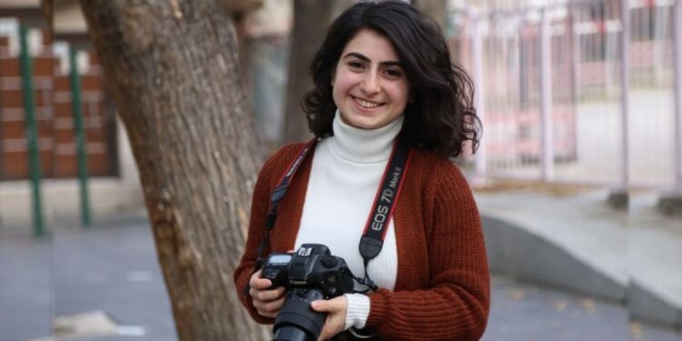 Gazeteci Öznur Değer: Hakikatin çığlığı olmaya devam edeceğiz