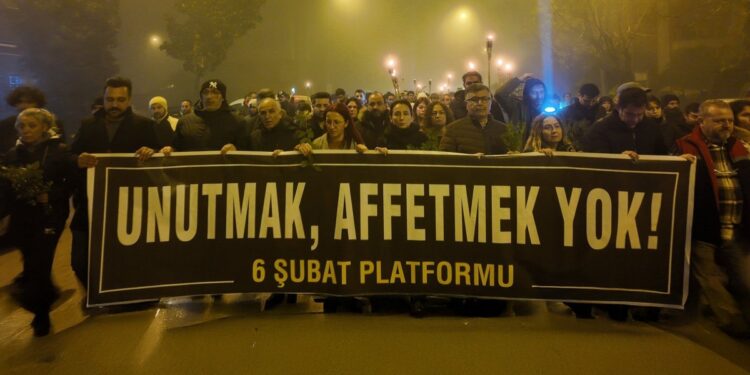 Deprem anma programları
