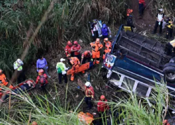 Guatemala’da otobüs köprüden düştü: 51 kişi hayatını kaybetti