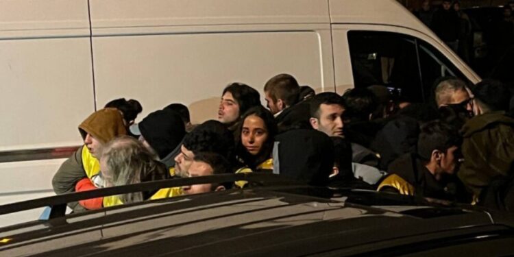 ‘Özgürlük Yürüyüşü’ne Alman polisi saldırdı