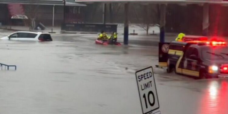 ABD’de fırtına ve sel felaketi: 14 ölü