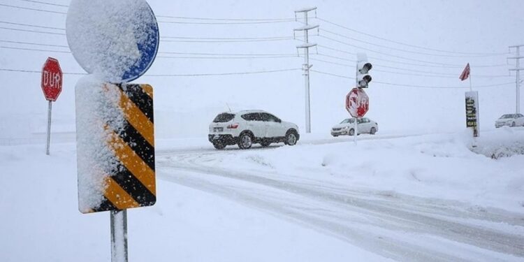 Meteoroloji’den kar, fırtına ve buzlanma uyarısı