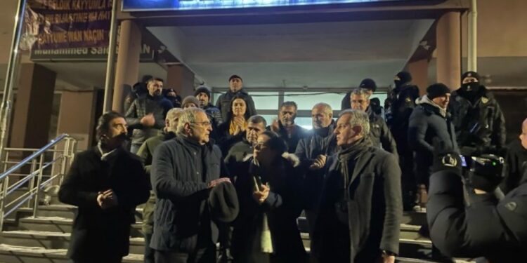 19 barodan kayyım tepkisi: Yetkilileri sorumlu davranmaya çağırıyoruz