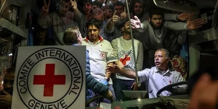 İsrail-Hamas arasında esir takası yapıldı