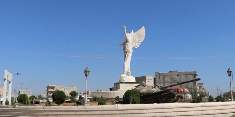 Kuzey ve Doğu Suriye’nin 7 kentinde ekranlar kuruldu