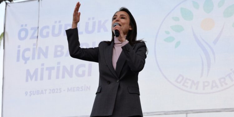 Tülay Hatimoğulları: Demokratik bir ülkeyi hep beraber inşa edeceğiz