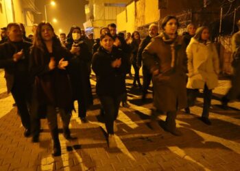 Sêrt’te gece gündüz kayyım protestosu