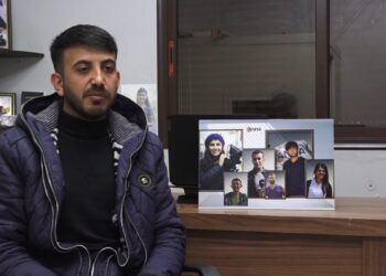 Gazetecilerin katledilmesine karşı sessizliğe tepki