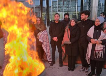 Belediye önünde sabahlayan eşbaşkan: Gaspa geçit vermeyeceğiz