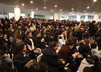 Nöbet eyleminde gençlik forumu: Gün Dewrimci Kawa olma günüdür