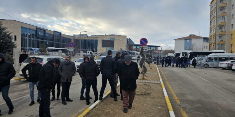 Wan Büyükşehir Belediyesine kayyım atandı