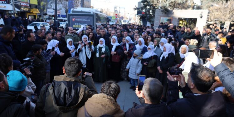 Wan’da kayyım protestosu: Tarih kayyımı işgalci olarak yazacak YENİLENDİ