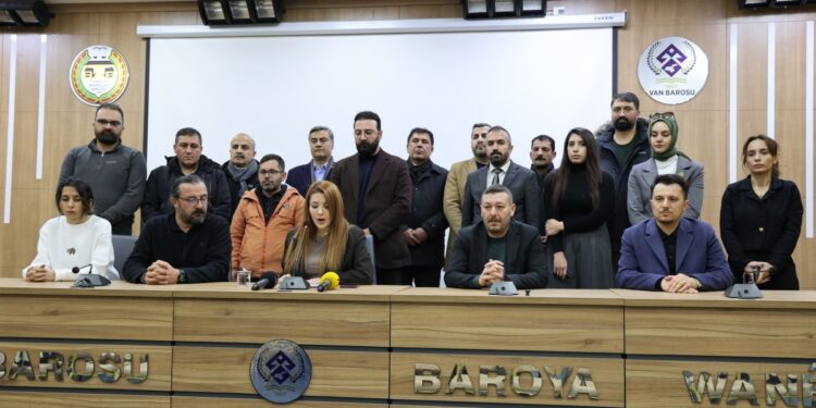 Wan Barosundan sansür açıklaması