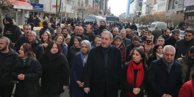 Bakırhan Wan’da konuştu: Türkiye’nin kurtuluşu irade hırsızlığında değil demokratikleşmede