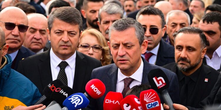 40 milyon dolar deprem vergisi toplayıp 8 tane imar affı çıkardılar