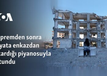 Depremden sonra hayata enkazdan çıkardığı piyanosuyla tutundu