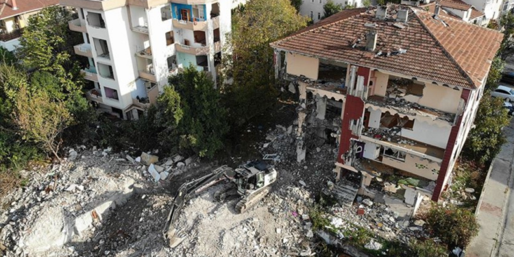 '6 Milyon Riskli Yapı Var' Dedi, Konut Finansman Kurumu'nu Gündeme Getirdi