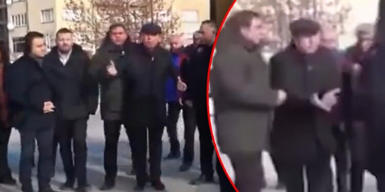 6 Şubat Anma Programında Bayrak Krizi! Belediye Başkanı Küplere Bindi