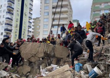 6 Şubat Depremleri Meclis Gündeminde: '53 Bin Kişi Öldü, Sadece 130 Kişi Hapiste'