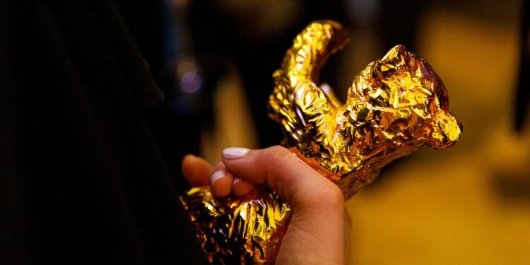 75. Berlin Film Festivali'nde Kazananlar Belli Oldu: Altın Ayı Ödülü Drommer Filmine Gitti