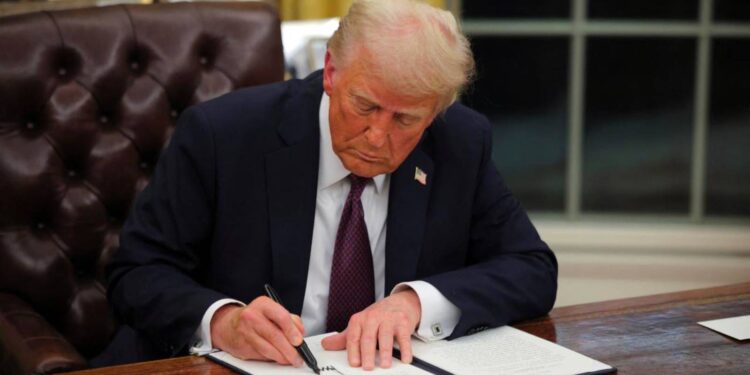 ABD Başkanı Trump, AB'ye yönelik yüzde 25 tarife planladıklarını söyledi