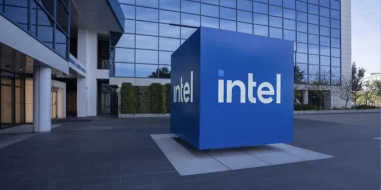 ABD'li çip şirketi "Intel" geçen yılın son çeyreğinde gelir kaybı yaşadı