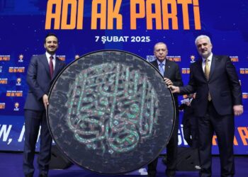 AKP'de Bayrak Değişimi! Kabaktepe Görevi Devretti: Yeni İstanbul İl Başkanı Abdullah Özdemir Oldu