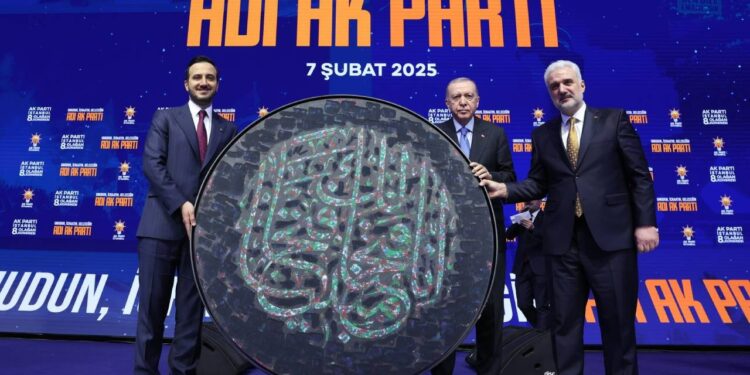 AKP'de Bayrak Değişimi! Kabaktepe Görevi Devretti: Yeni İstanbul İl Başkanı Abdullah Özdemir Oldu