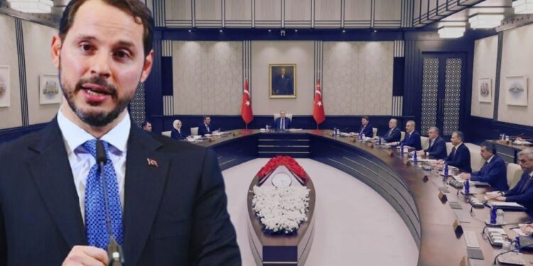 AKP'de Geri Sayım Başladı... Kulislerden Flaş İddia: Berat Albayrak Kabineye Geri mi Dönüyor?