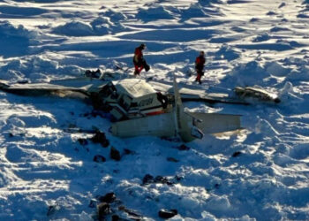 Alaska’da düşen uçağın enkazı bulundu: 10 kişiden kurtulan yok