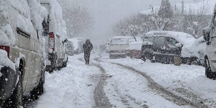 Altay soğukları devam ediyor; Meteoroloji’den 7 ile “turuncu”, 4 ile “sarı” kod alarmı!
