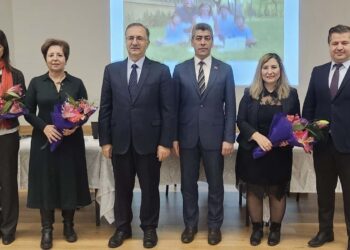 Ataşehir'de "Uluslararası Bilimde Kadınlar ve Kız Çocukları Günü" dolayısıyla panel düzenlendi