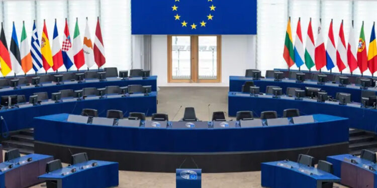 Avrupa Parlamentosu’ndan kayyım atayan ve kayyım atanana yaptırım kararı