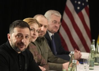 Avrupa’da Trump paniği: Ukrayna için Paris’te liderler toplanacak