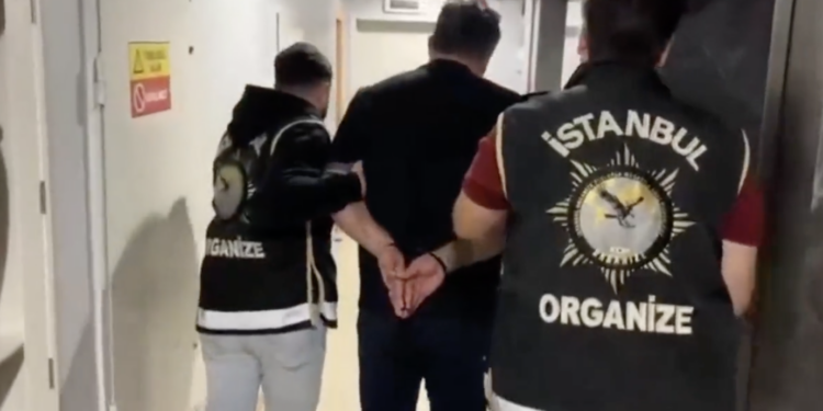 Avukatız, demişler; dolandırıcılık yapmışlar!