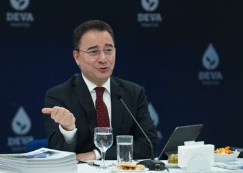 Babacan'dan Erdoğan'a: Artık kenara çekilmeli!