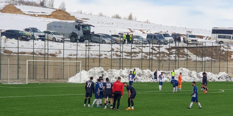 Başkalespor Evinde İpekyolu Belediyespor'u Rahat Geçti