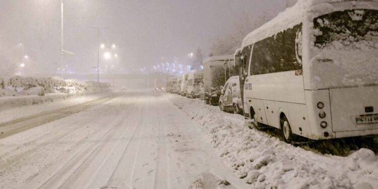 Bazı yollar ağır taşıt trafiğine kapatıldı