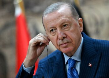 Bin 600 delegeye, 7 milyon TL'lik saat hediye edecek