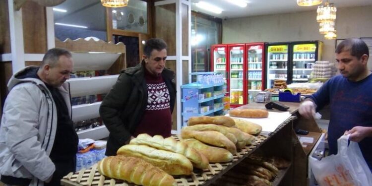 Bir ilde daha ekmeğe zam geldi; "Az bile olmuş İstanbul’da 15 lira burası daha ucuz"