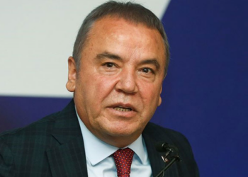 Böcek: Biri cumhurbaşkanı biri başbakan olur!