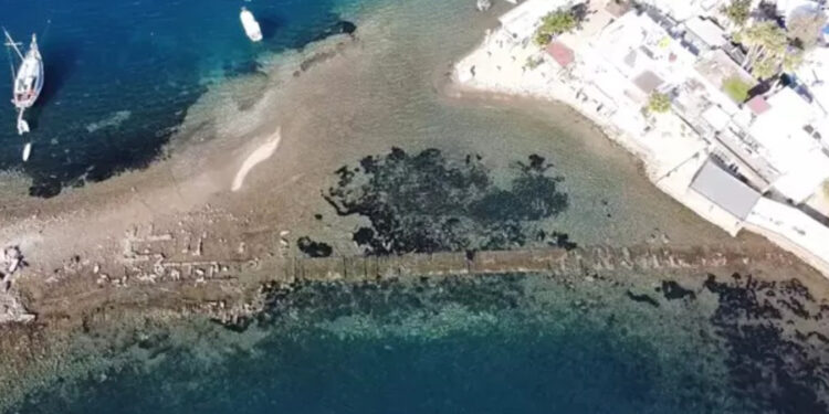 Bodrum’da deniz çekildi; tarihi ‘Kral Yolu’ ortaya çıktı