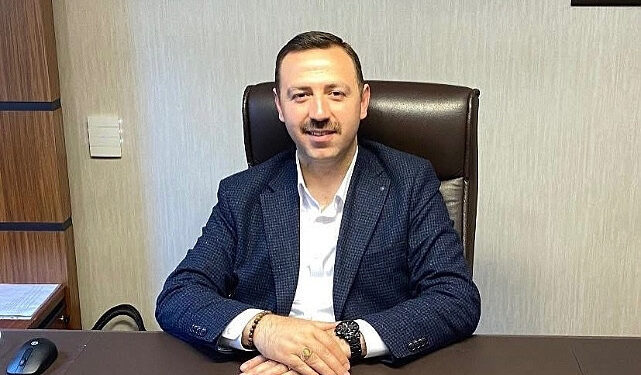 Boykot listesindeki mağazanın açılışına katılan AKP'li başkan görevden alındı