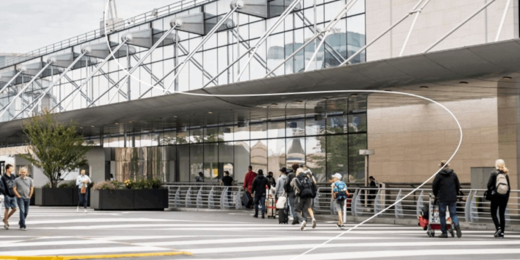 Brüksel Havalimanı'nda Grev: Perşembe Günü Yapılacak Uçuşları İptal Ettiler