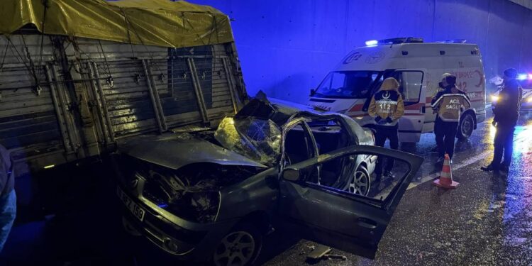 Bursa'da Zincirleme Kaza: Hepsi Birbirine Girdi, Ölü ve Yaralılar Var