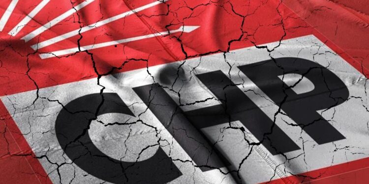 CHP'de İstifa Rüzgarı! 514 Kişi AKP'ye Geçti