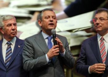 CHP'de Kritik Zirve Başladı: Özel, İmamoğlu ve Yavaş Bir Araya Geldi