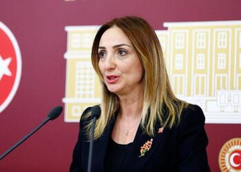 CHP'li Nazlıaka'dan 'Medeni Kanun' Mesajı: 'Kazanılmış Haklarımıza Sahip Çıkacağız'